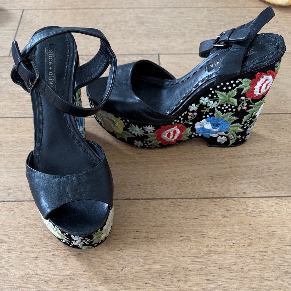 Alice + Olivia Black Wedges with Floral Embroidery